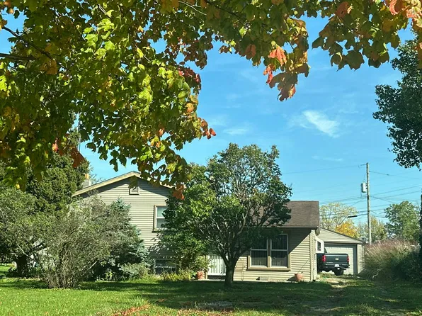 11444 Armstrong Rd, South Rockwood, MI 48179