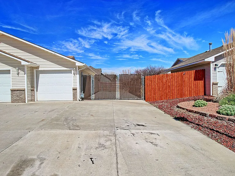 850 Henry Cir — Photo 4