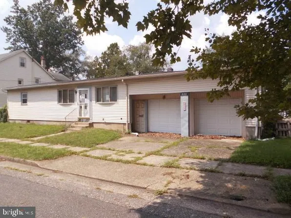 523 Front St, Palmyra, NJ 08065