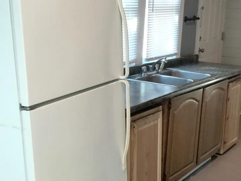 624 N Market Ave — Photo 8