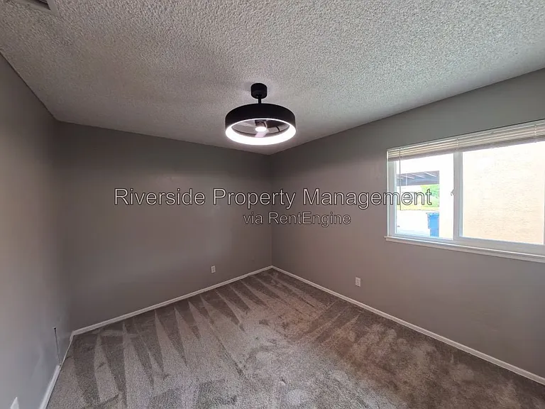 5025 Pearblossom Dr — Photo 23