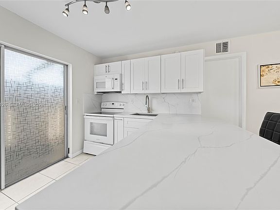 5th image of 9011 NE 4th Avenue Rd #9011