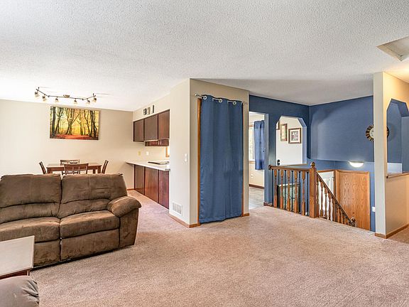 4th image of 617 Belland Ave