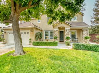 11032 E Crown Rdg, Clovis, CA 93619