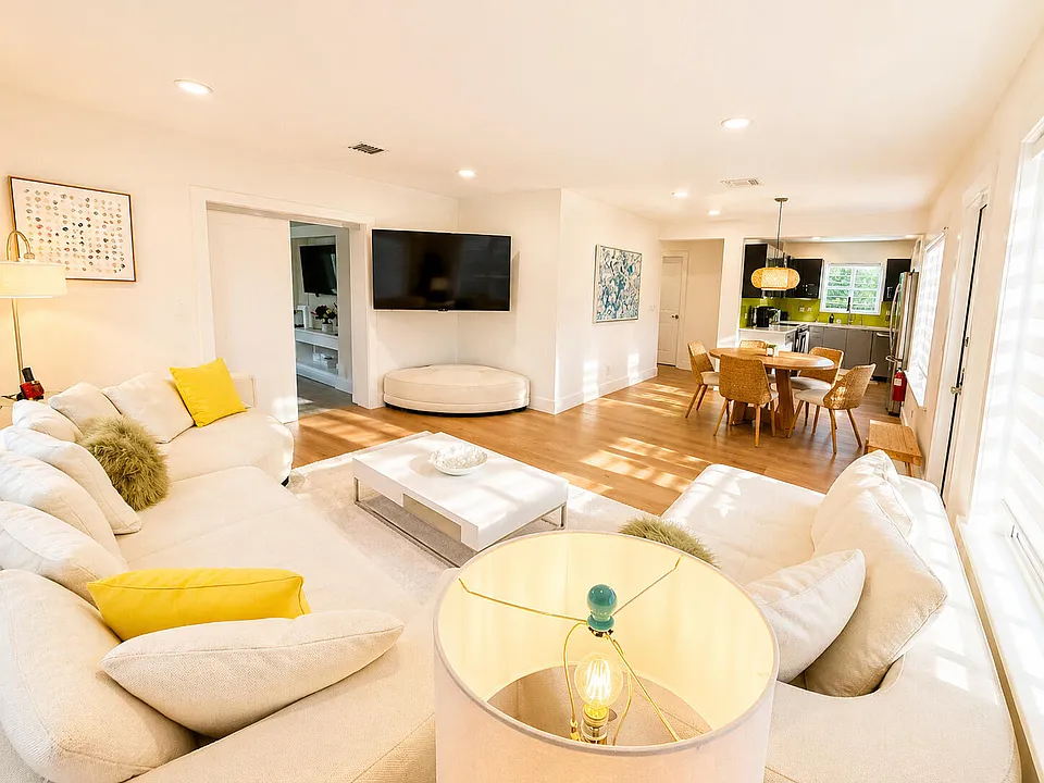 800 SE 11th Ct