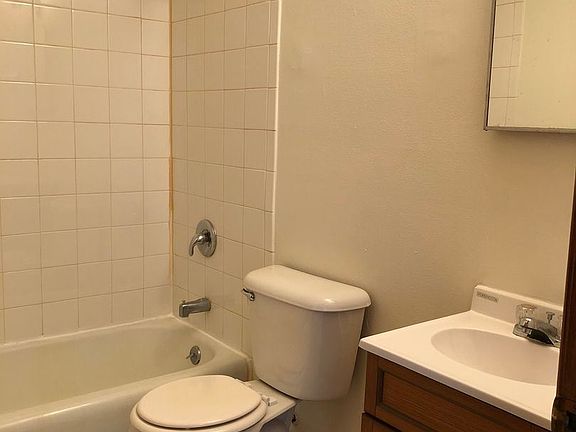 5th image of 1832 Rawson Ave APT 5