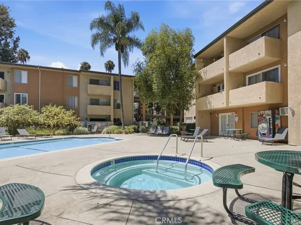 15425 Sherman Way, Los Angeles, CA
