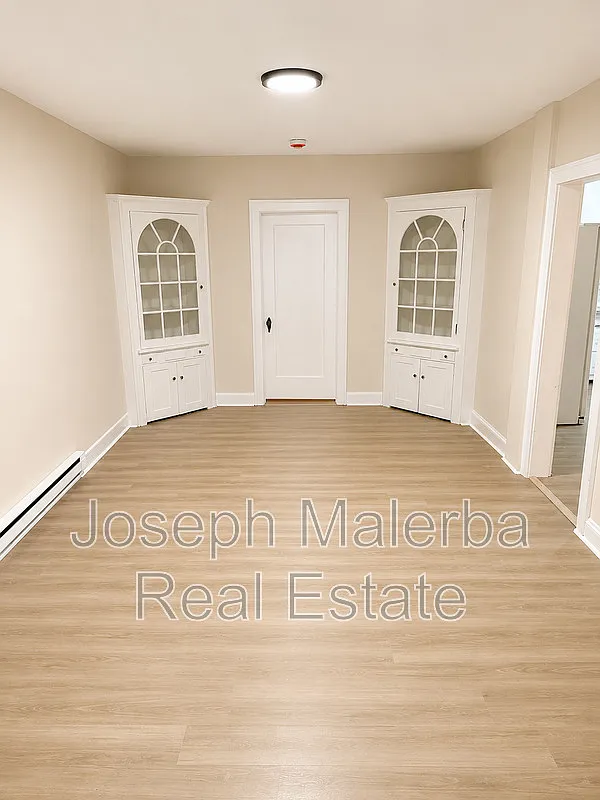 3 bed, 1.0 bath, $1,900 — Photo 3