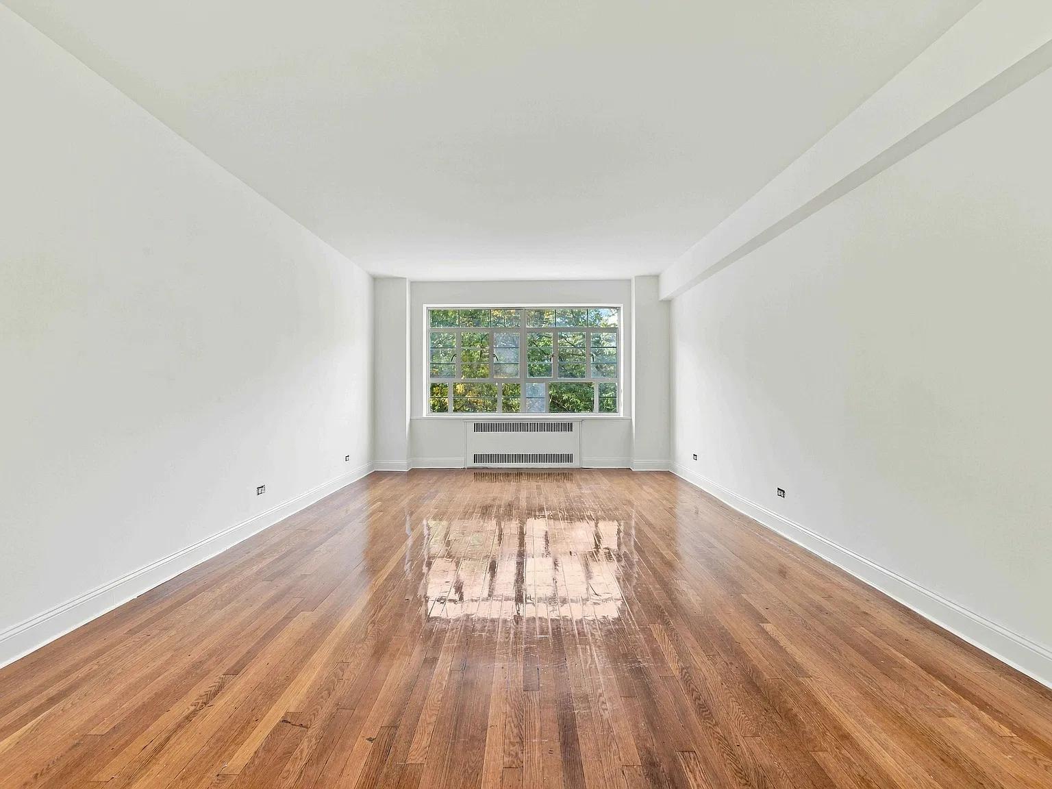 150 Greenway Terrace — Photo 2