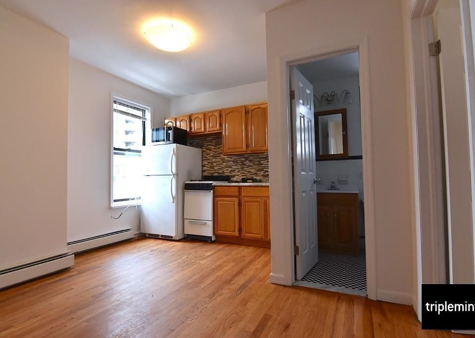 1st image of 162 Bedford Ave #4D