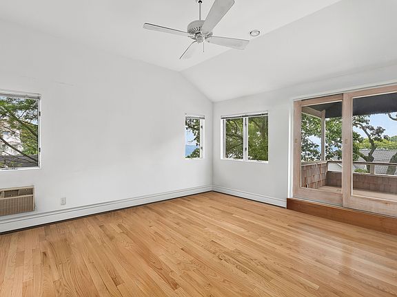 5th image of 15 Shinnecock Pl