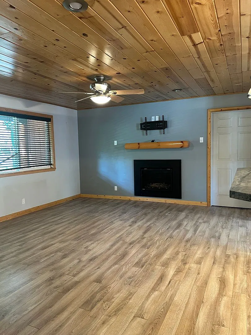 Charming 2 Bedroom, 2 Bathroom Home in Quiet Meyers Neighborhood — Photo 4