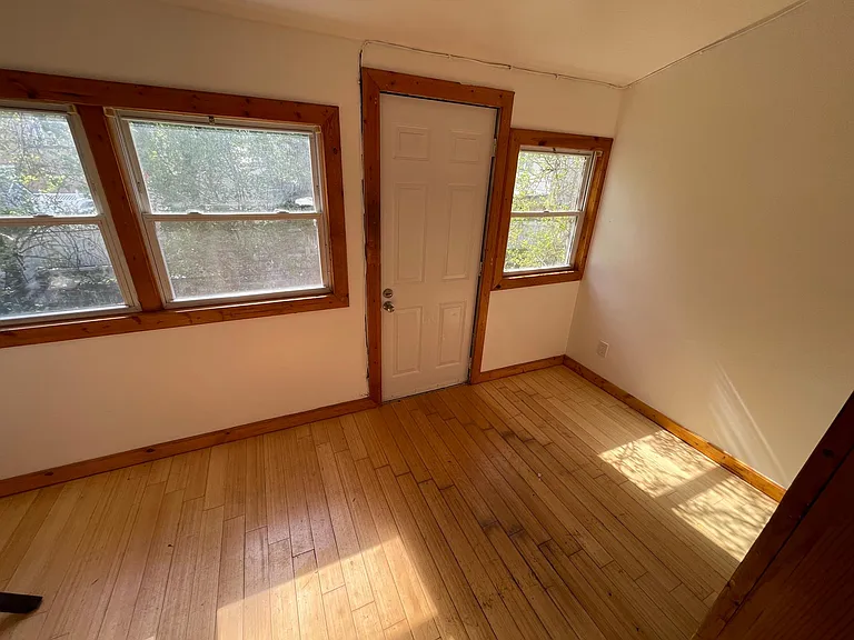 135 Jewell St #4 — Photo 10