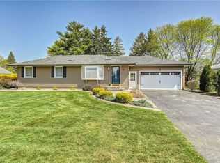 82 Wheatfield Dr, Rochester, NY 14616