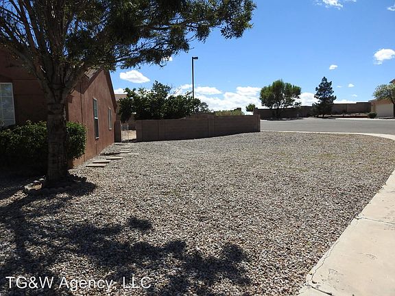 4th image of 7512 Cerros Pl NW