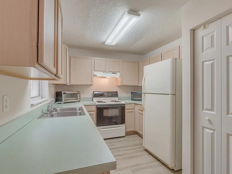 132 Marsh Island Cir — Photo 31
