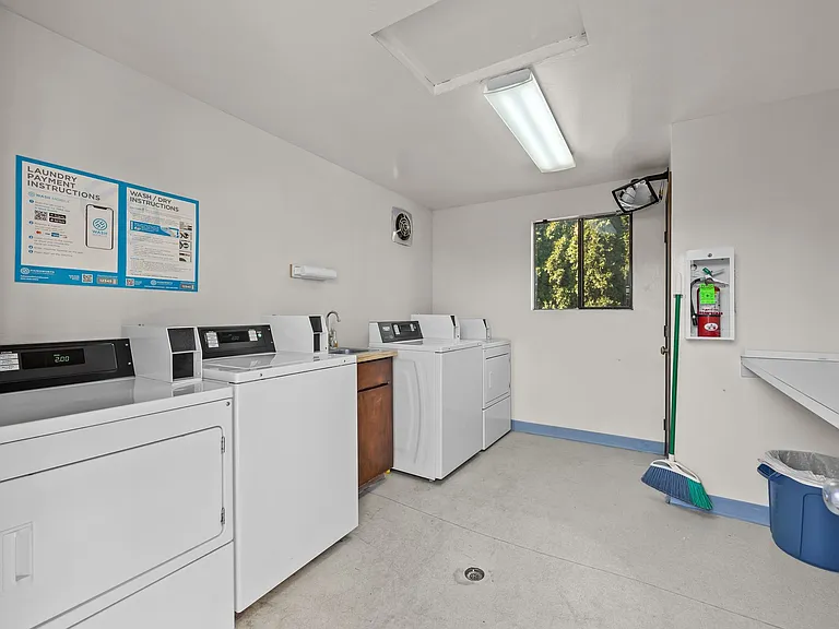 Ferns Apartments — Photo 5