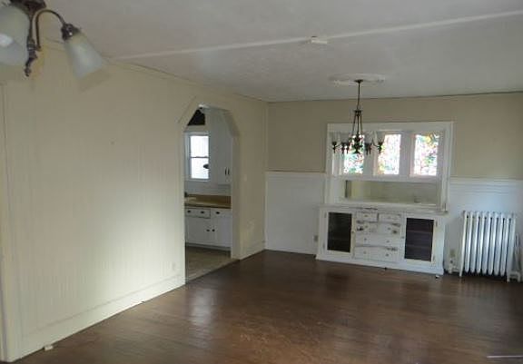 4th image of 565 Ingraham Ave