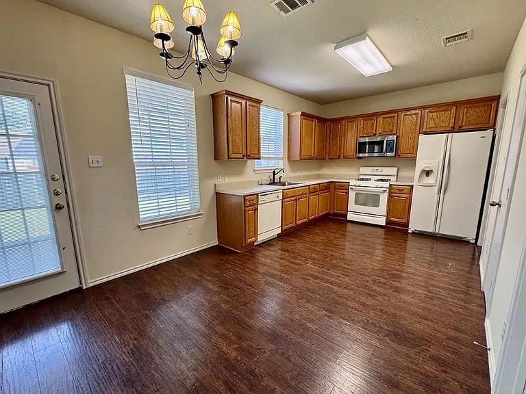 137 Firewheel Cv — Photo 6