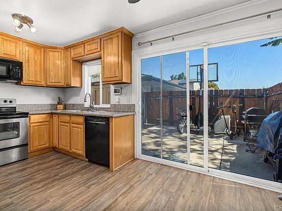 5th image of 10627 Aristocrat Ct