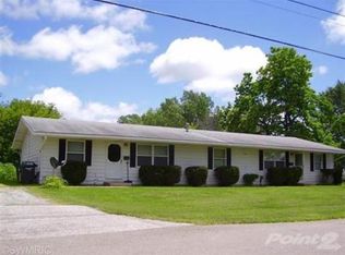 410 Hickory St APT D, Three Oaks, MI 49128