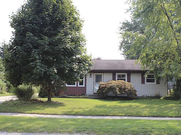 2nd image of 880 Coventry Dr NW