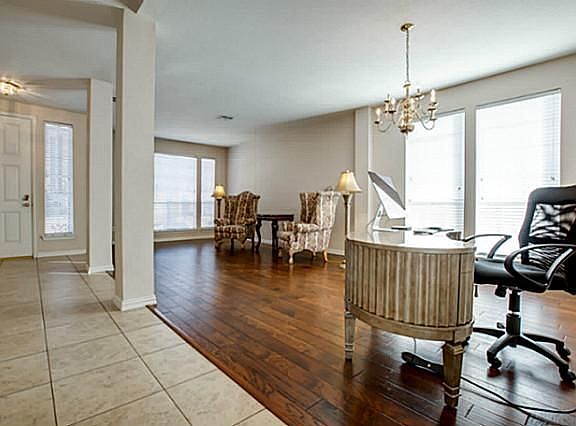3rd image of 1805 Flatwood Dr