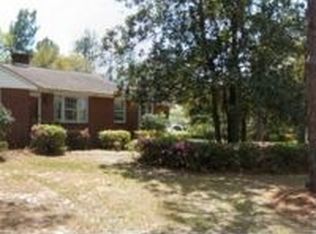 711 Rutledge St, Camden, SC 29020