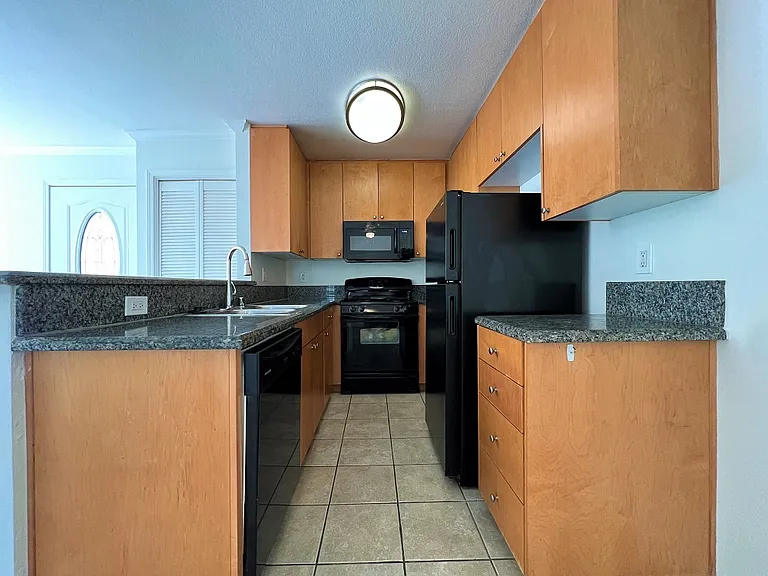 Rancho Coronado Condos — Photo 32