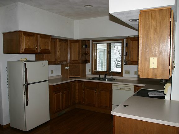 5th image of 2793 Oakwood Cir