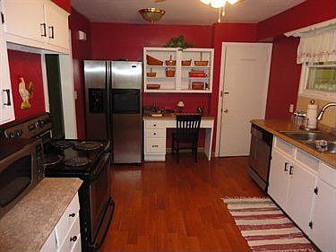 4th image of 1559 Artman Ave