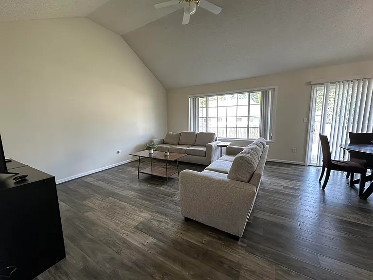 803 Ames Dr — Photo 2
