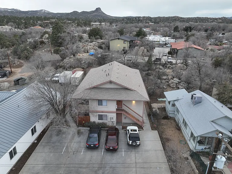 610 Lincoln Ave — Photo 1