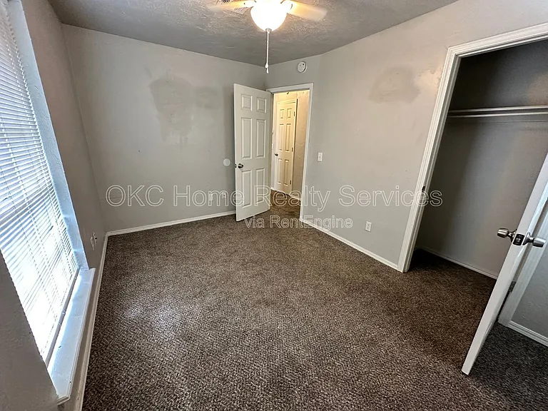 8417 S Villa Ave — Photo 25