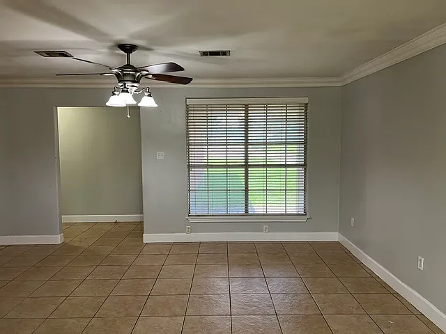 5 bed, 2.5 bath, 2101 sqft, $2,500 — Photo 3