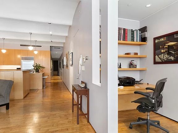 4th image of 11 W 20th St Floor 7