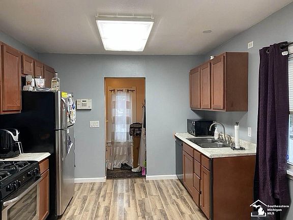 5th image of 7854 McLain Ave