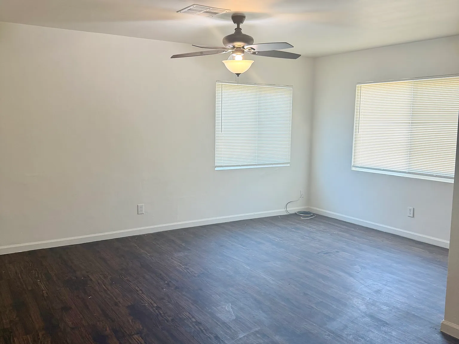 3 bed, 992 sqft, $1,550 — Photo 4