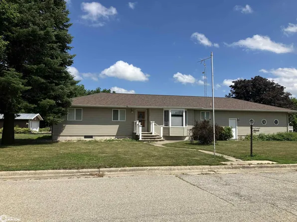 101 Southview Cir, Sheffield, IA 50475