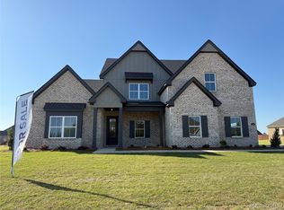 305 Hillston Dr, Wetumpka, AL 36093