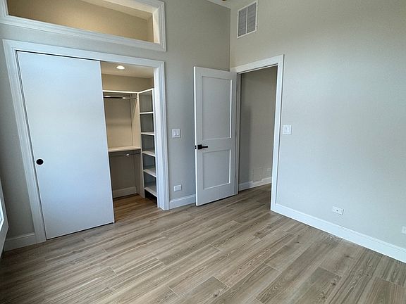 5th image of 601 Green Bay Rd APT 204