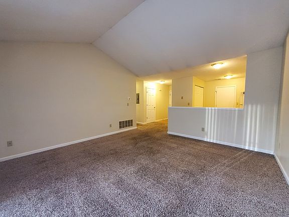 5th image of 599 Kenny Ln