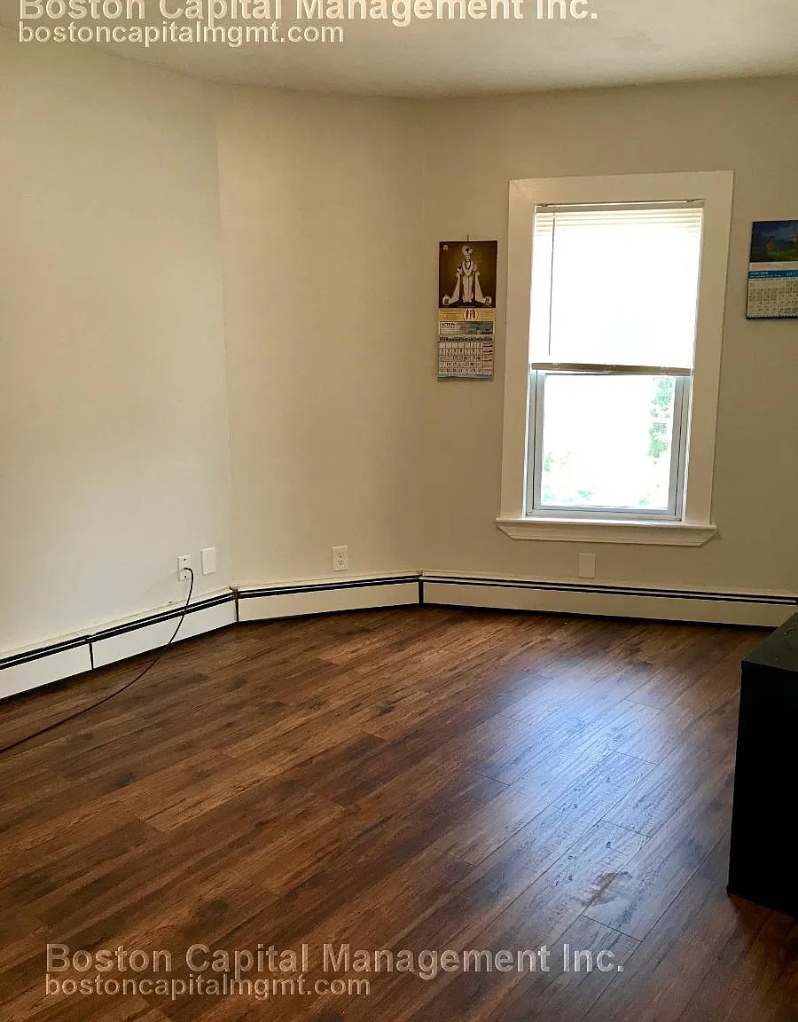 2 bed, 1.0 bath, $2,250 — Photo 2