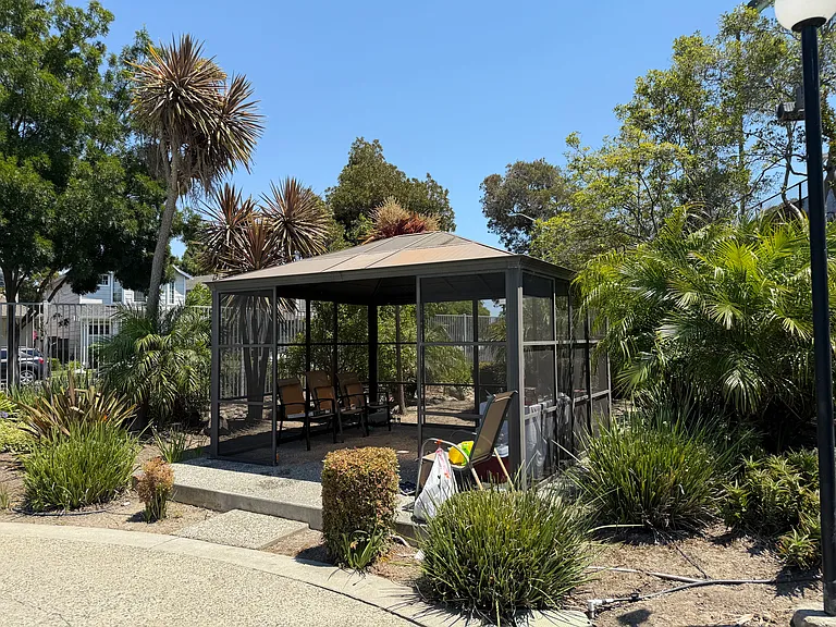 6496 Buena Vista Dr #A — Photo 31