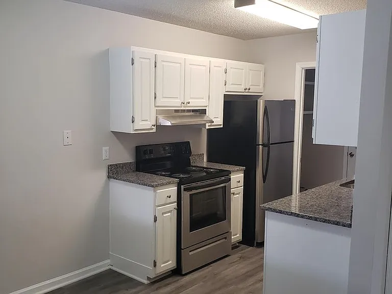 Waterway Crossing Apartments — Photo 20
