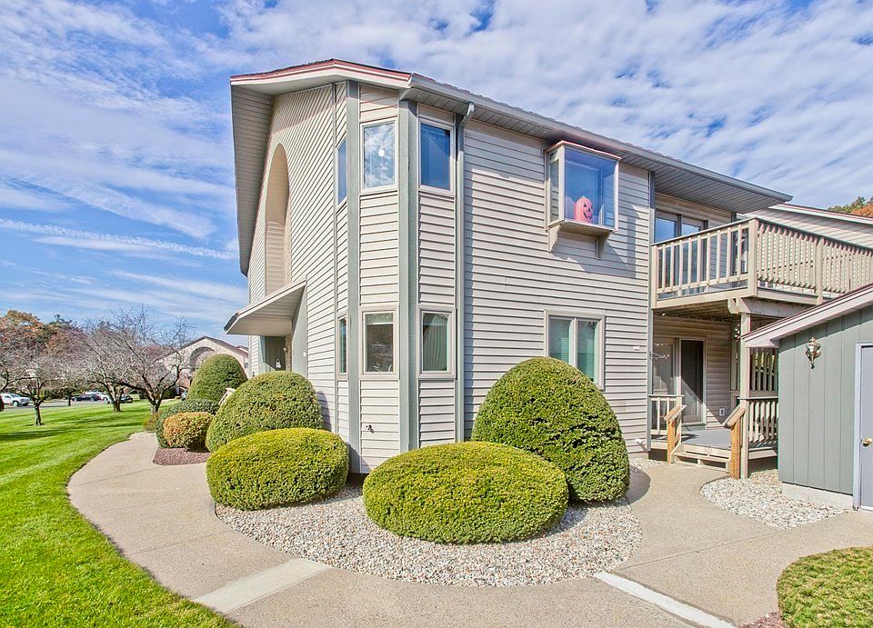 153 Pine Grv 153, South Hadley, MA 01075 Zillow