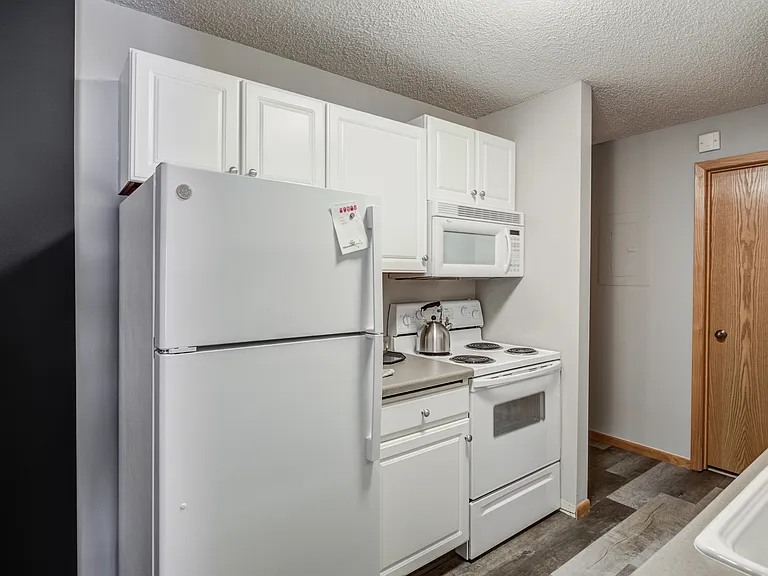 Park Glen Apartments — Photo 18