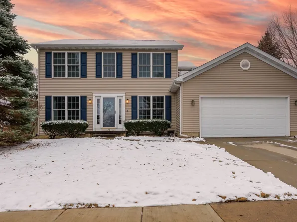 34 Downing Cir, Bloomington, IL 61704