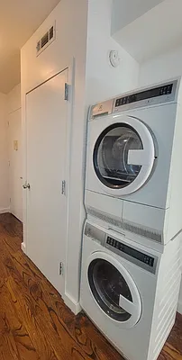 Rented by FLATS & PADS LLC | media 14