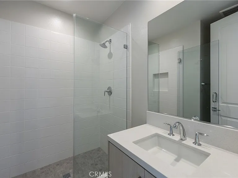 180 Longden — Photo 22